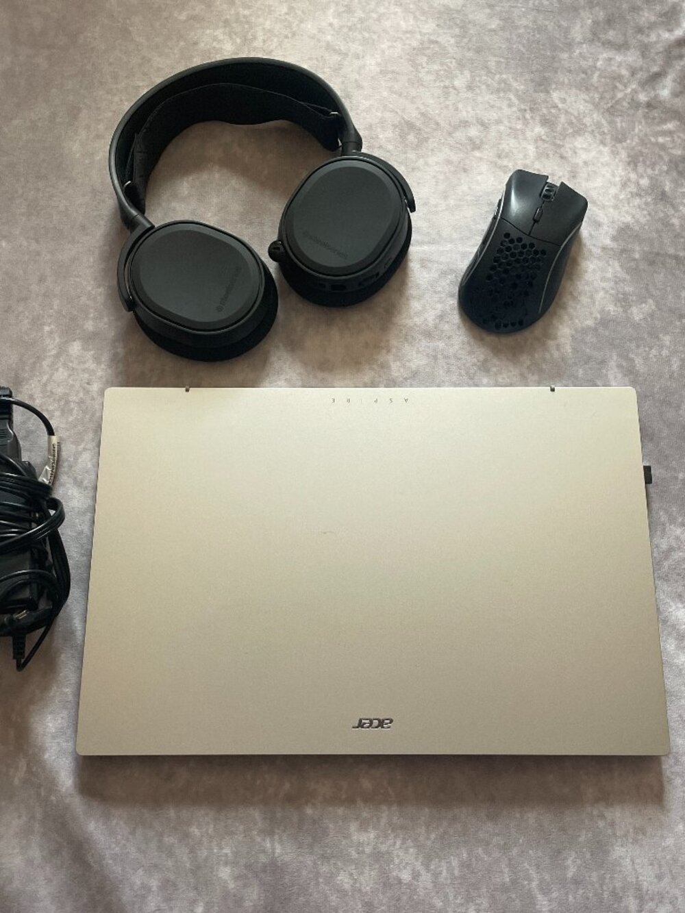 Acer Aspire 3 15.6" Touchscreen Laptop BUNDLE with a Gaming Mouse and Headphones